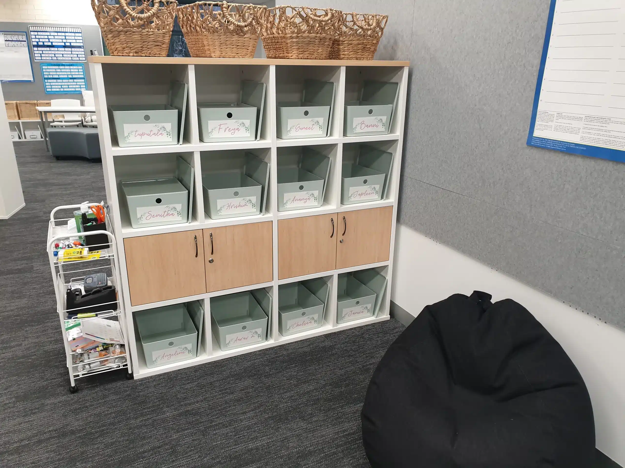 Agile Cube Storage Unit 12 Up with IPad Charging - Image 6